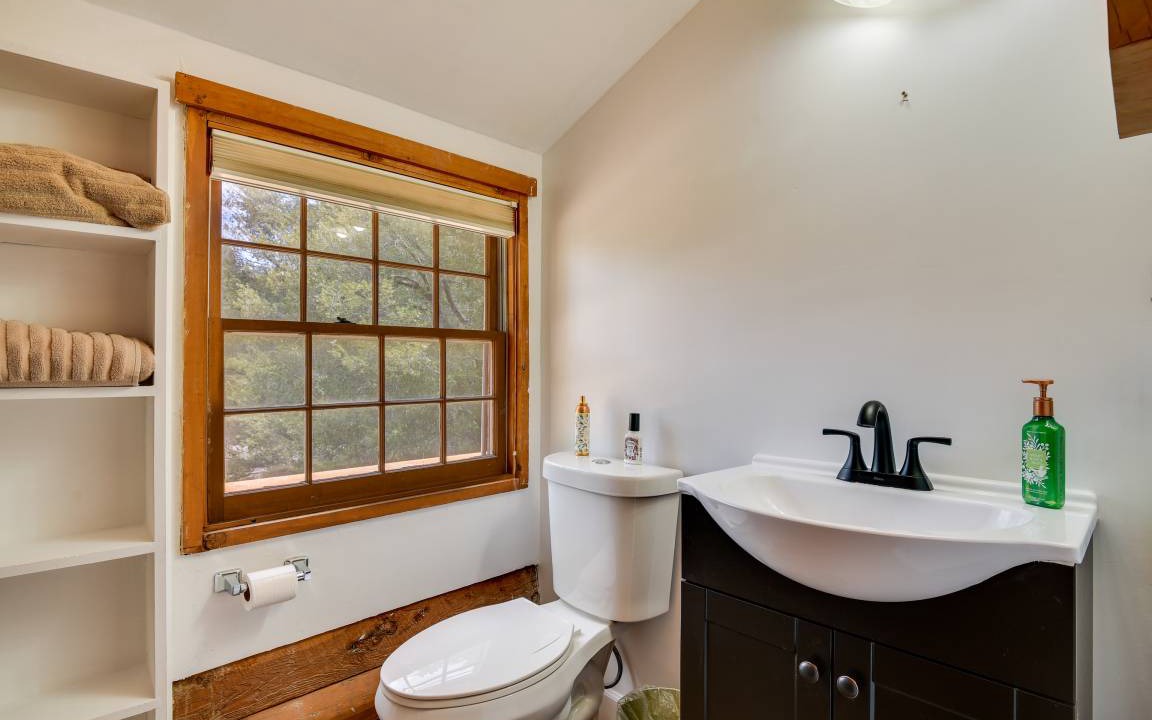 Photo of Bathroom in Pine Mountain Club