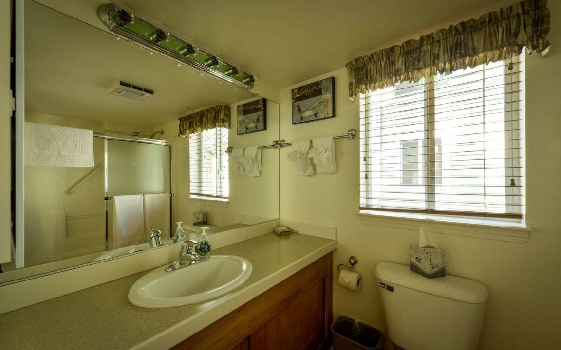 Photo of Bathroom in Big Bar