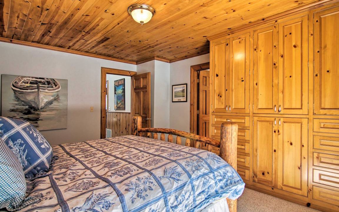 Photo of Bedroom in Meeks Bay