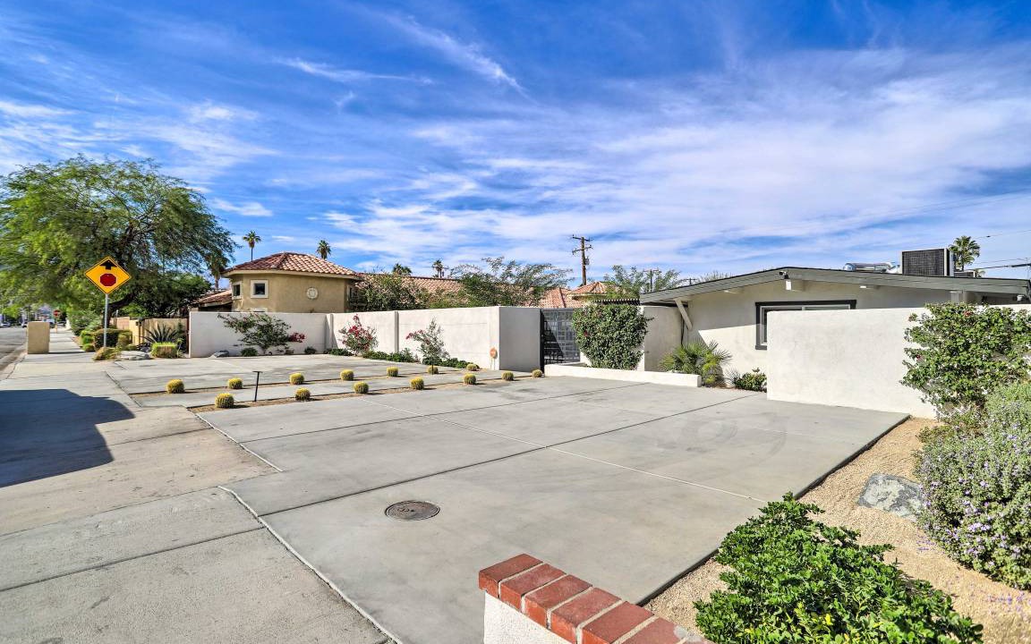 Photo of Buildings in Palm Desert