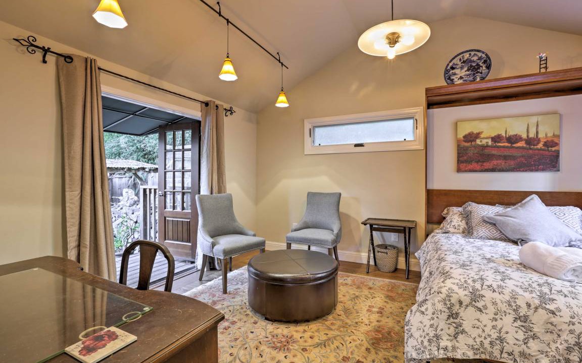 Photo of Livingroom in West Menlo Park