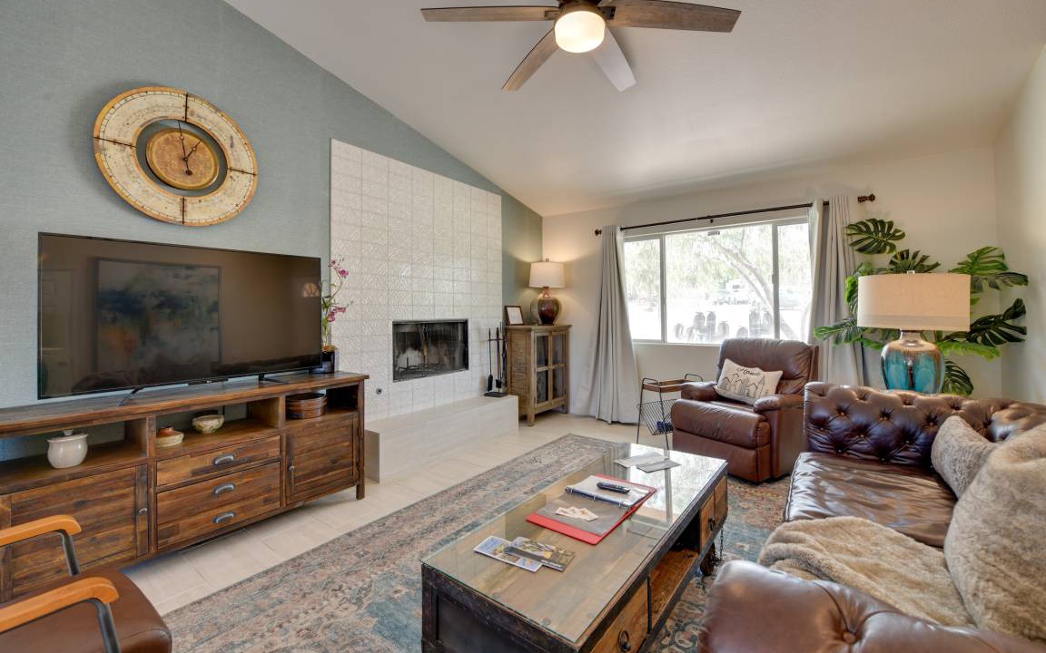 Photo of Livingroom in Morongo Valley