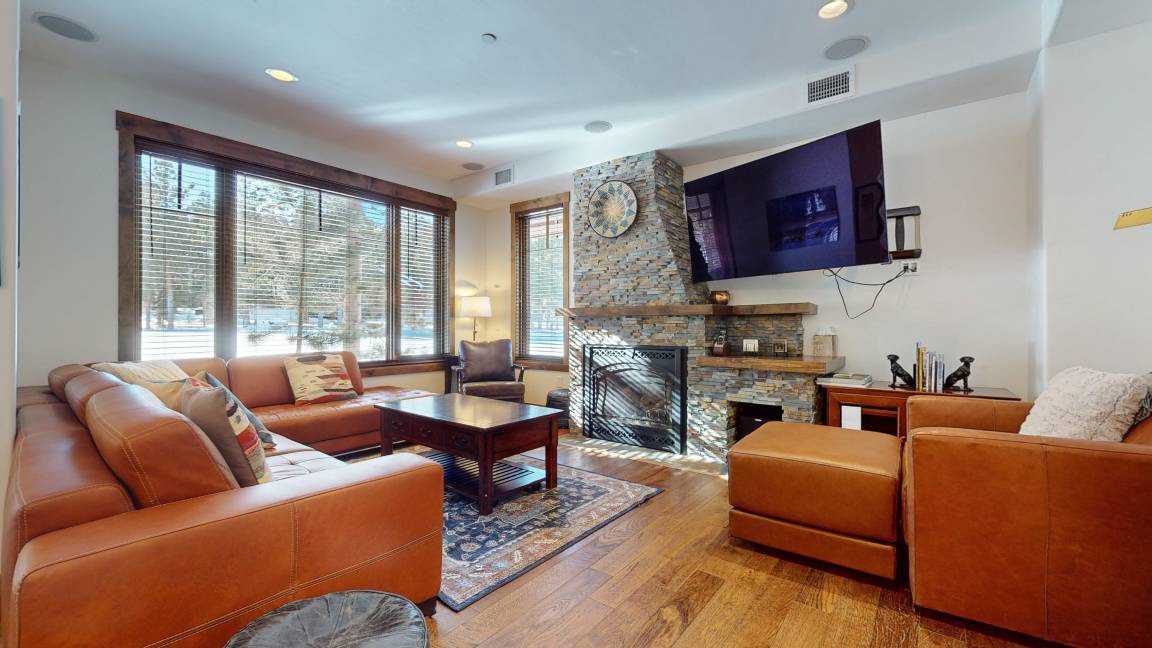 Photo of Livingroom in Woodwinds