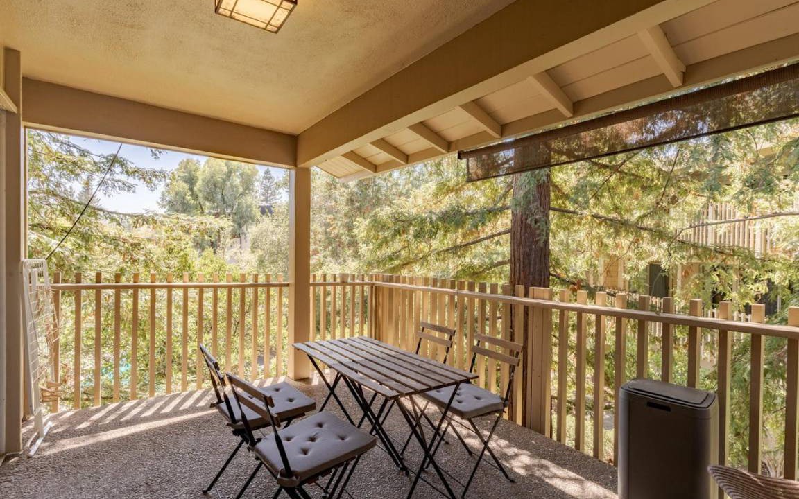 Photo of Patio Balcony in Sharon Heights