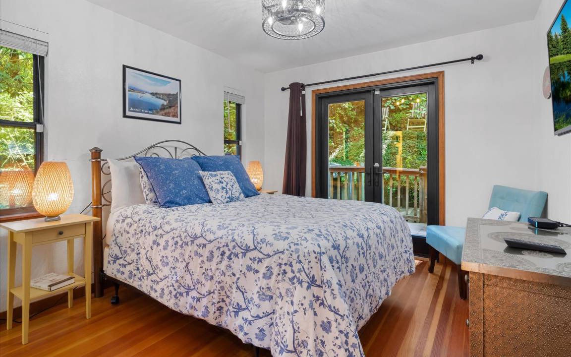 Photo of Bedroom in Guerneville