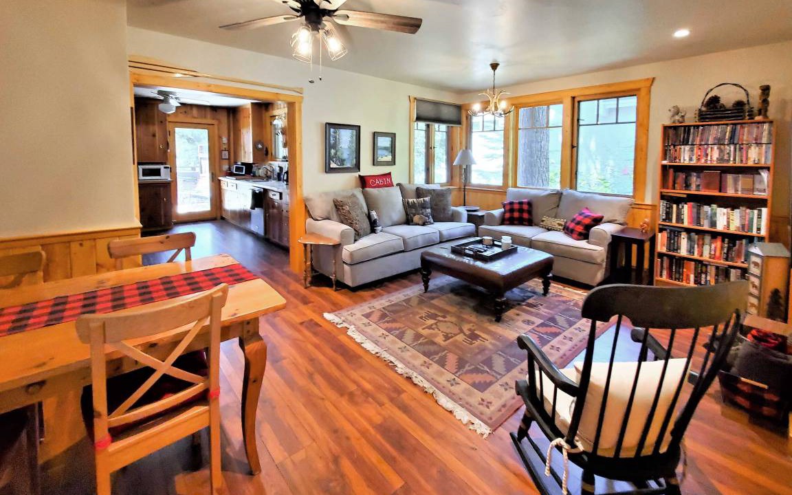 Photo of Livingroom in Brockway