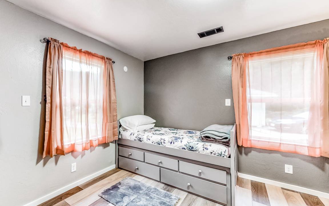 Photo of Bedroom in Orick