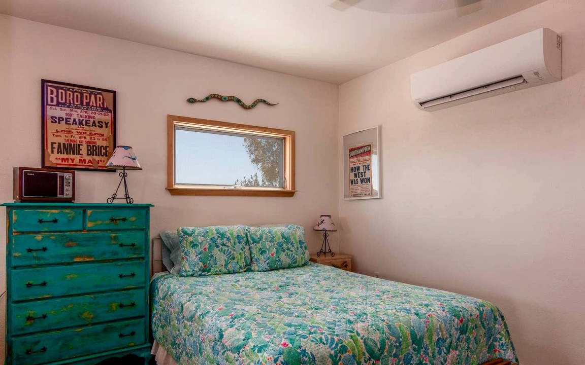 Photo of Bedroom in Twentynine Palms