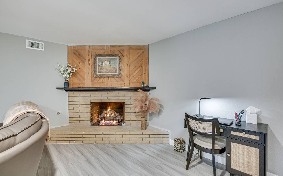 Photo of Livingroom in Spring Valley