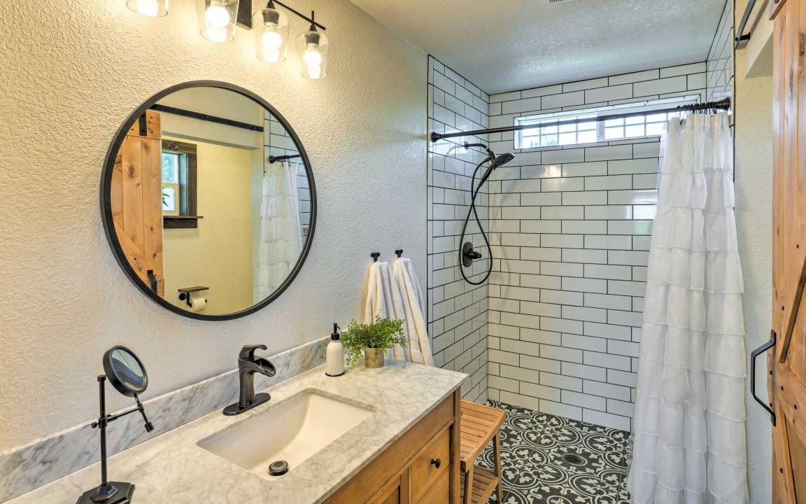 Photo of Bathroom in Victor