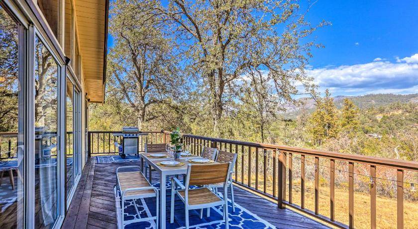Photo of Patio Balcony in Yosemite Forks