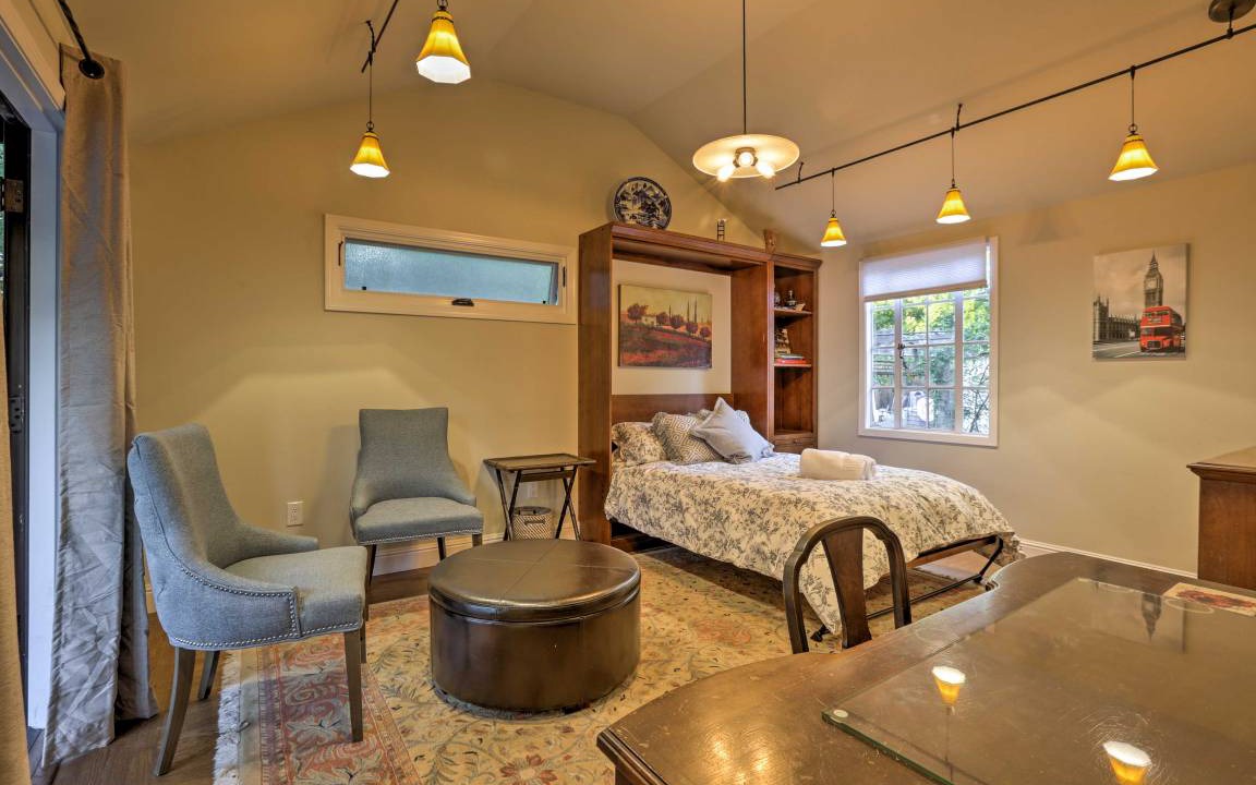 Photo of Livingroom in West Menlo Park