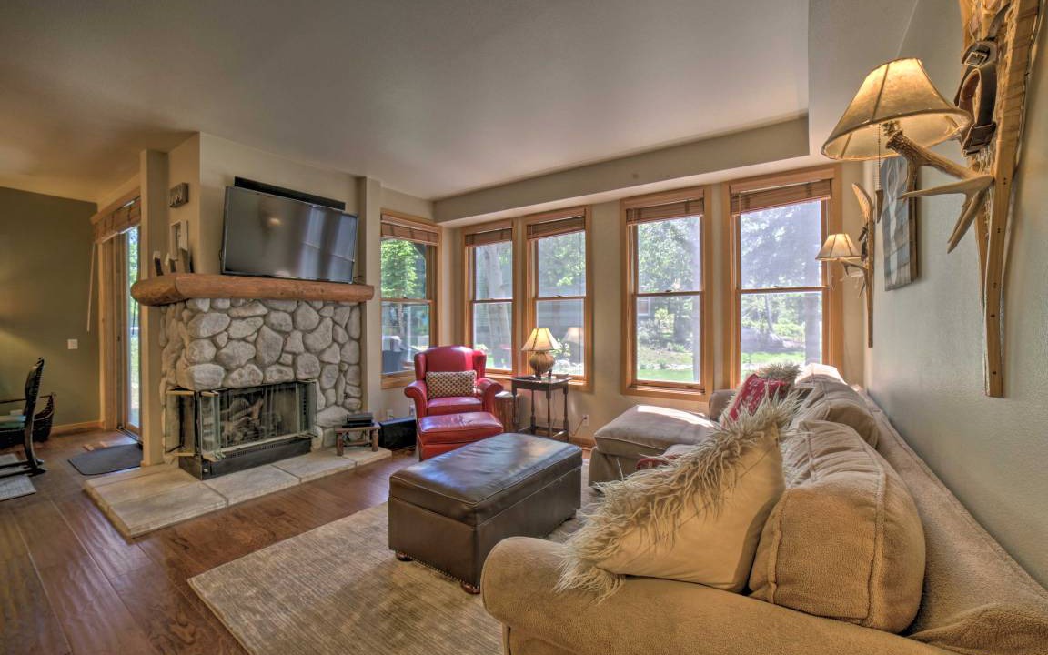 Photo of Livingroom in Mammoth Lakes