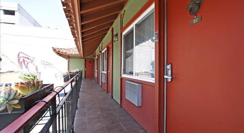 Photo of Patio Balcony in Chinatown