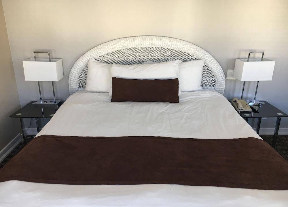 Photo of Bedroom in Avalon