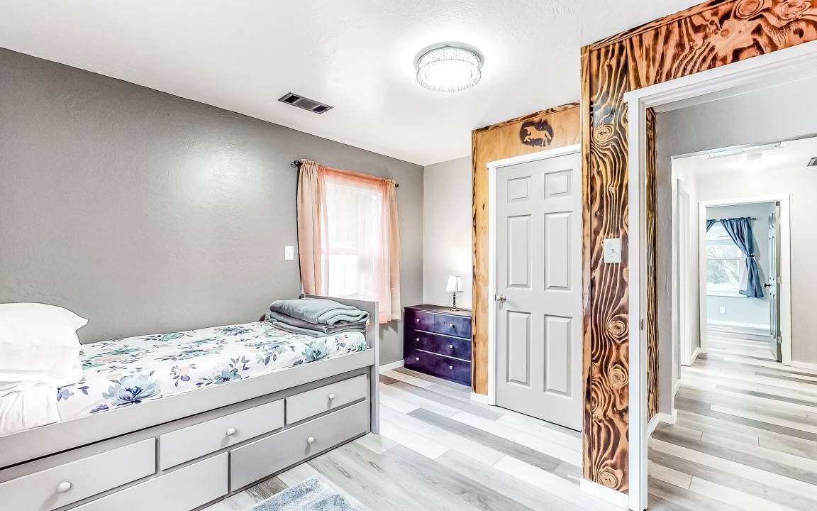 Photo of Bedroom in Orick