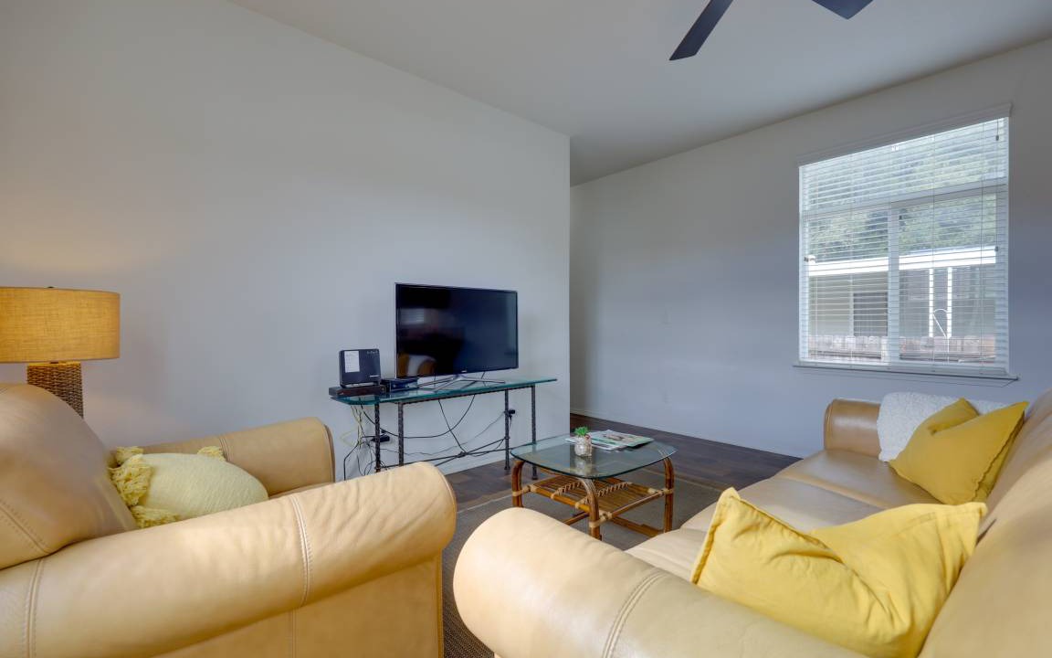 Photo of Livingroom in Oak View