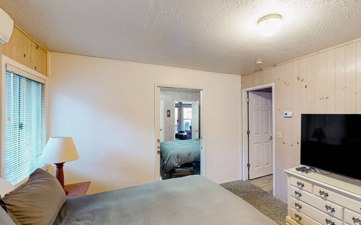 Photo of Bedroom in Guerneville