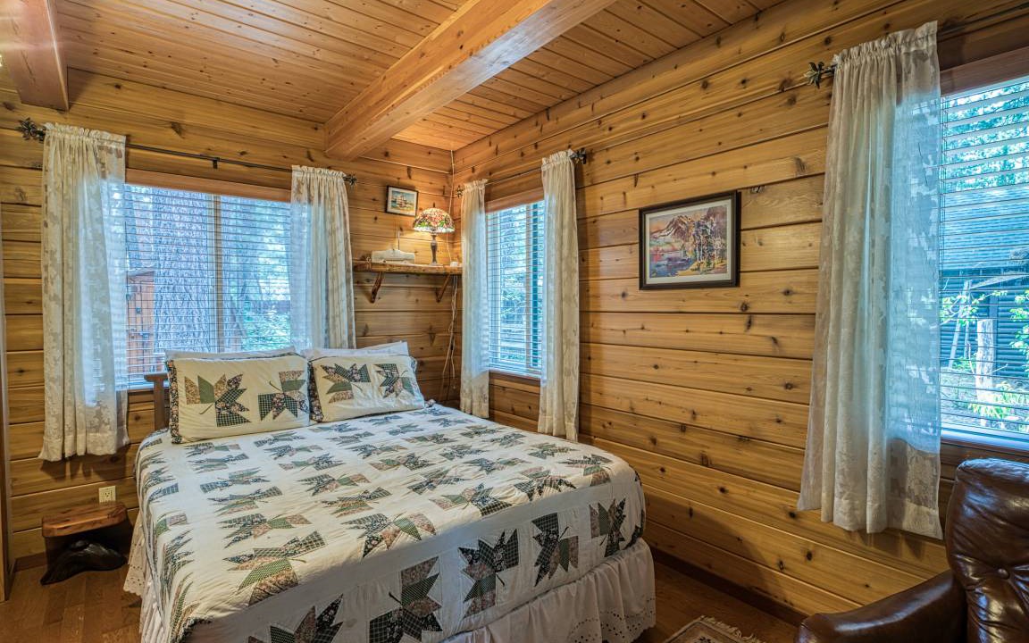 Photo of Bedroom in Al Tahoe