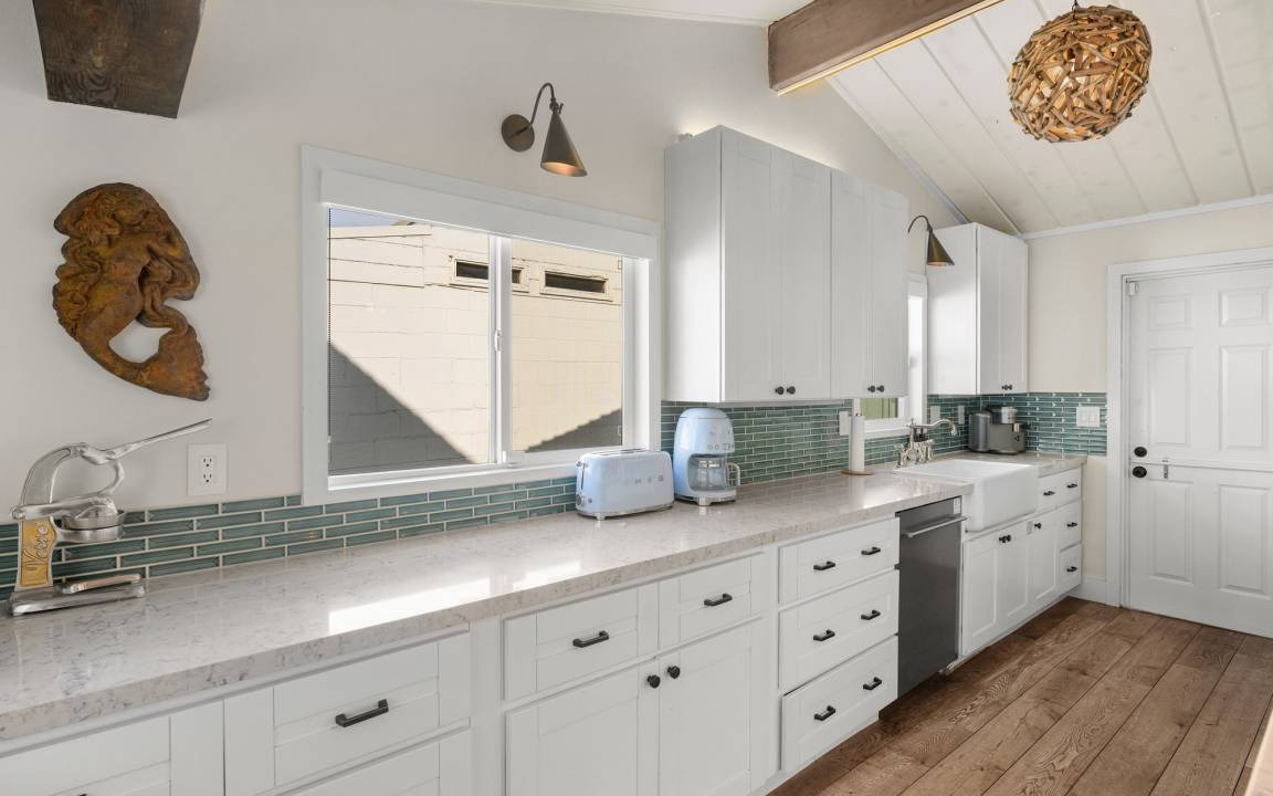 Photo of Kitchen in Cardiff-by-the-Sea