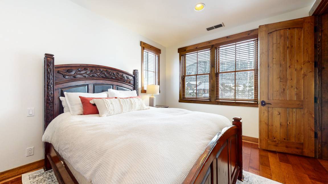 Photo of Bedroom in Mammoth Lakes