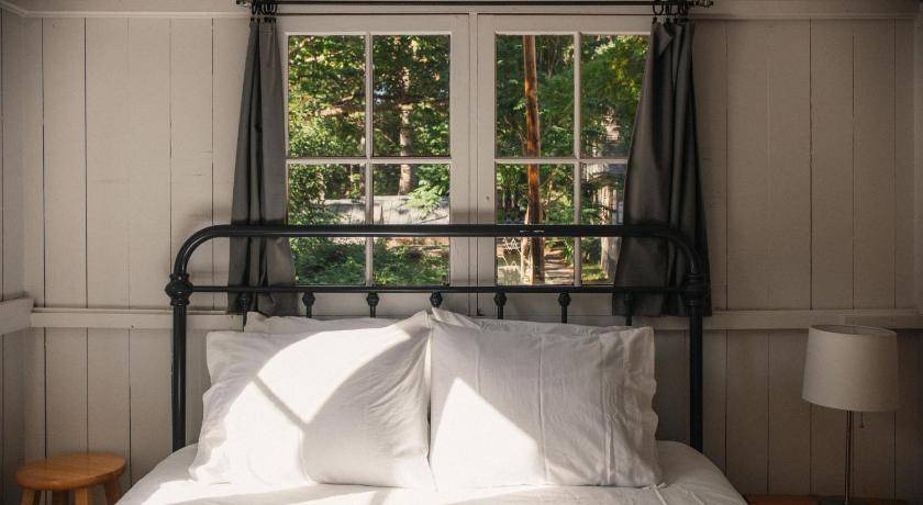 Photo of Bedroom in Guerneville