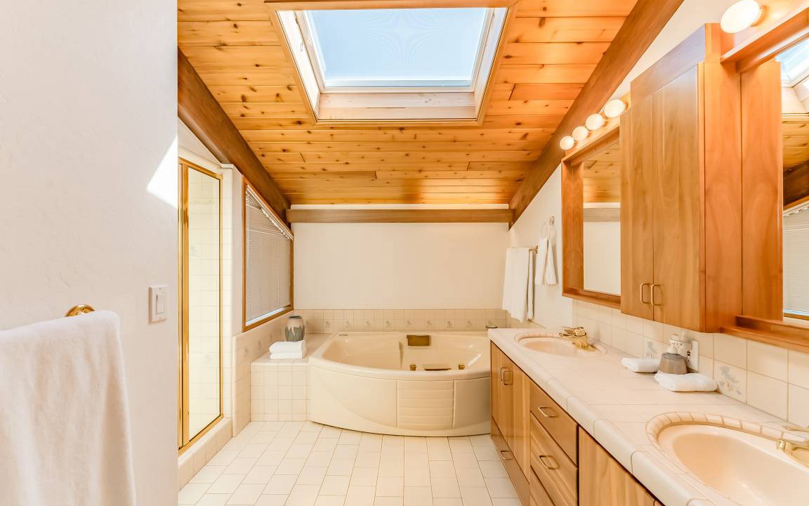 Photo of Bathroom in Crescent City North