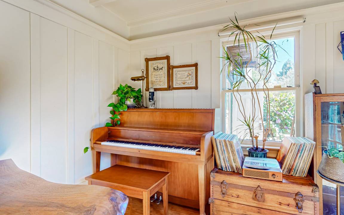 Photo of Livingroom in North Berkeley