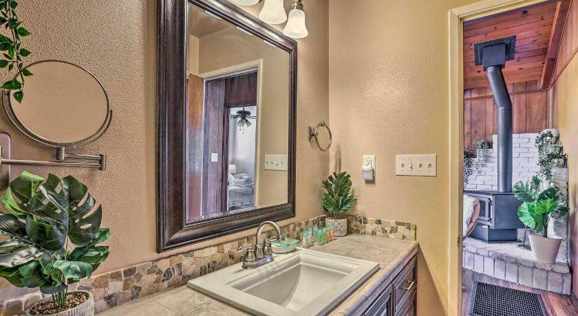 Photo of Bathroom in Yosemite Forks