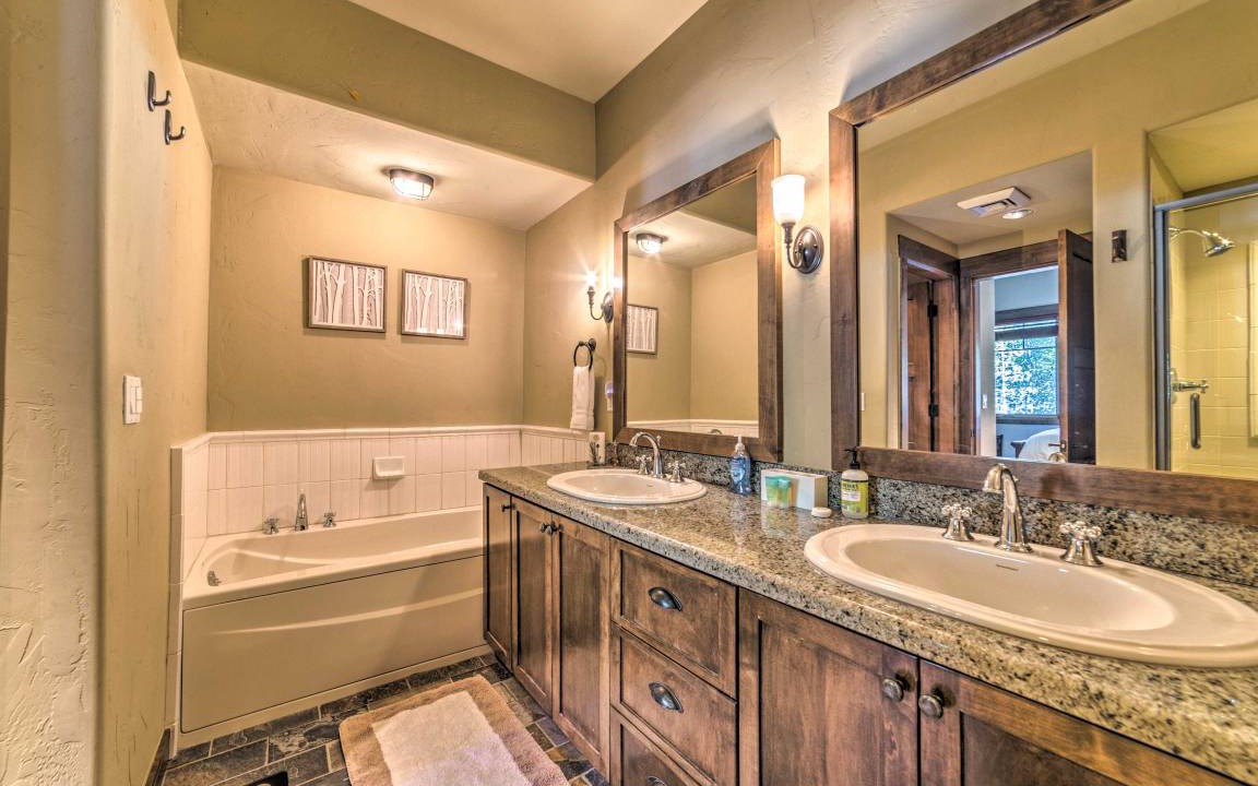 Photo of Bathroom in Woodwinds