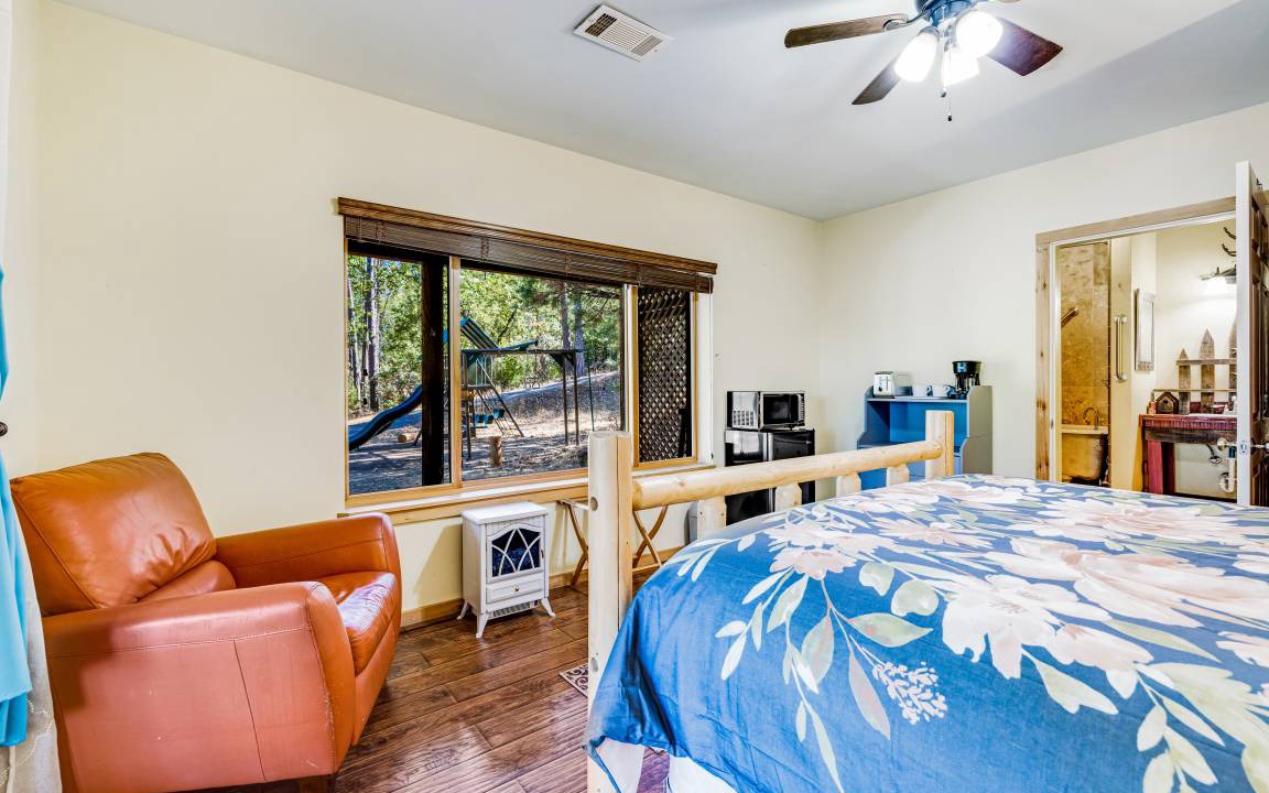 Photo of Bedroom in Groveland
