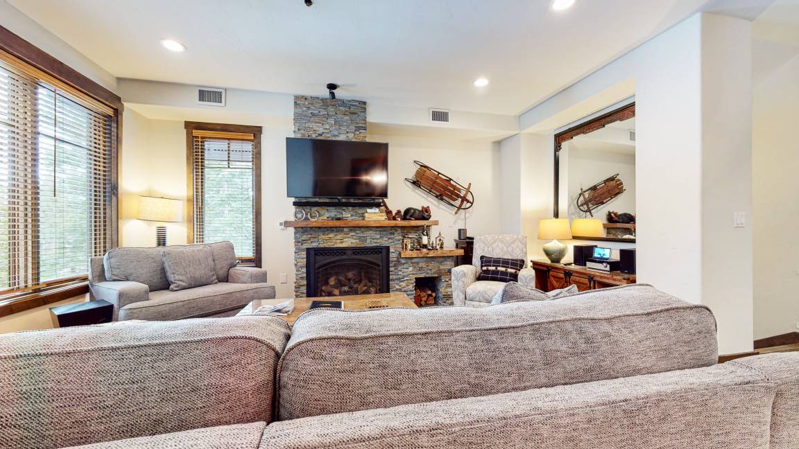 Photo of Livingroom in Woodwinds