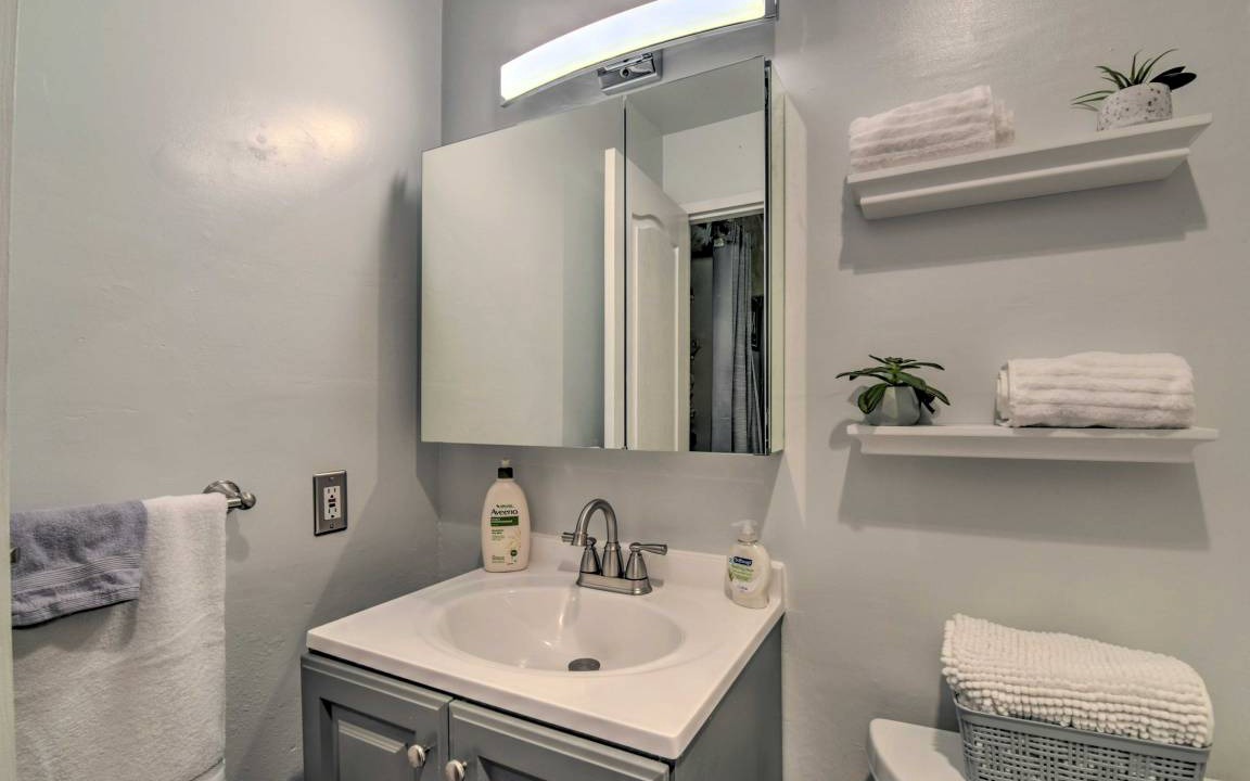 Photo of Bathroom in Serramonte