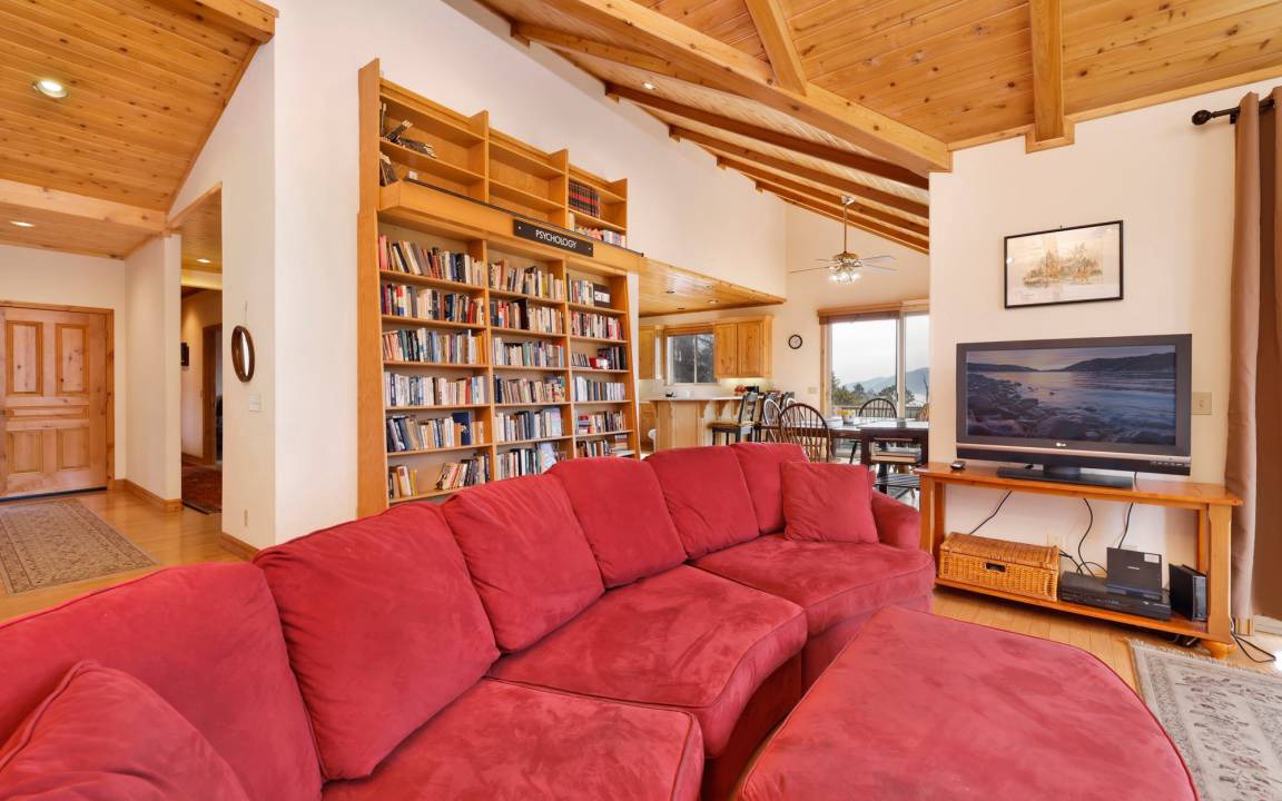 Photo of Livingroom in Castle Glen Estates