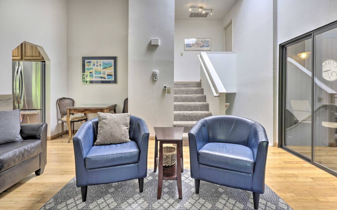 Photo of Livingroom in Guerneville
