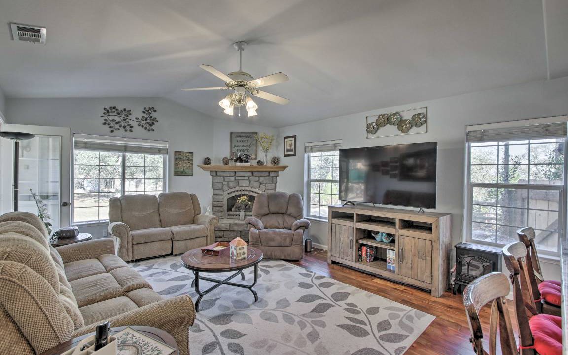 Photo of Livingroom in Tehachapi