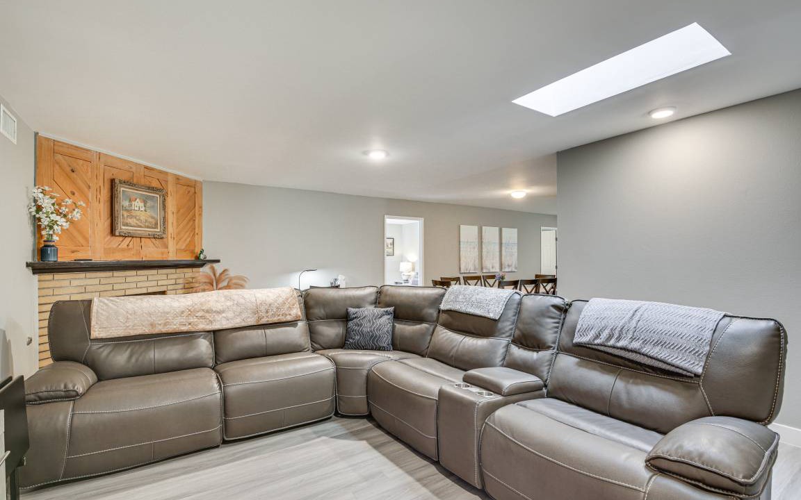 Photo of Livingroom in Spring Valley