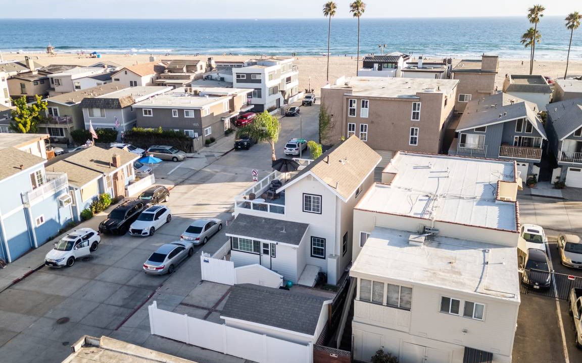 Photo of Buildings in West Newport