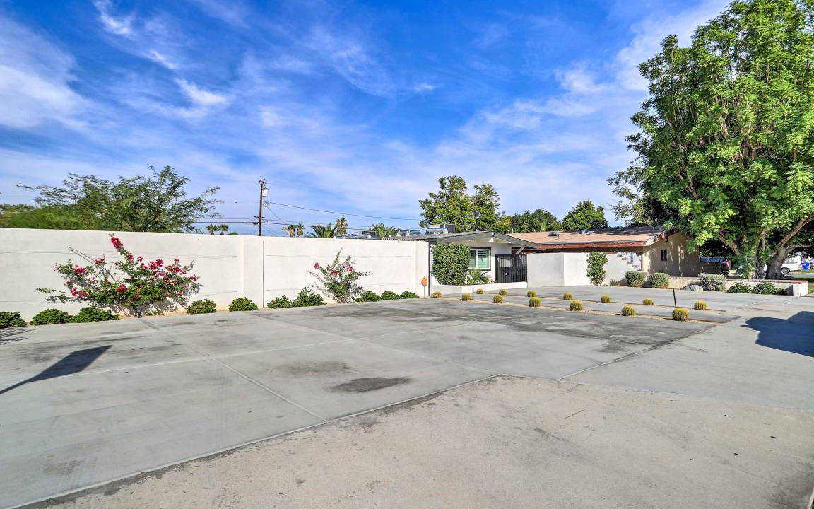 Photo of Buildings in Palm Desert