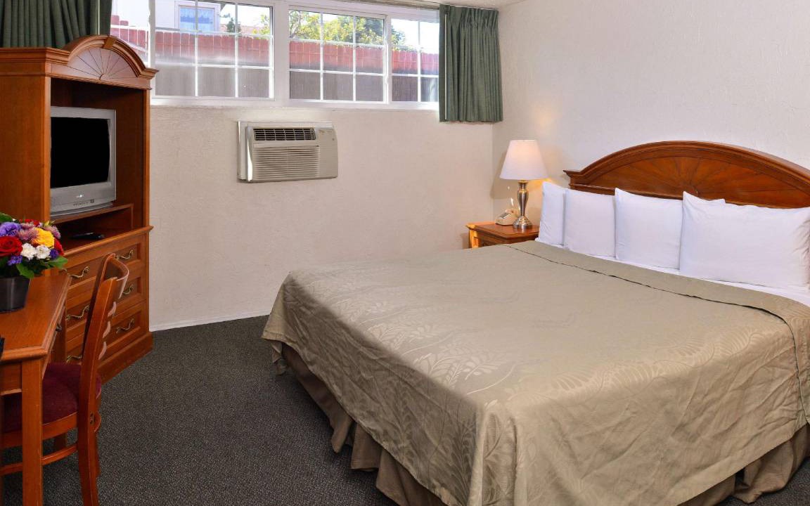 Photo of Bedroom in Midway District