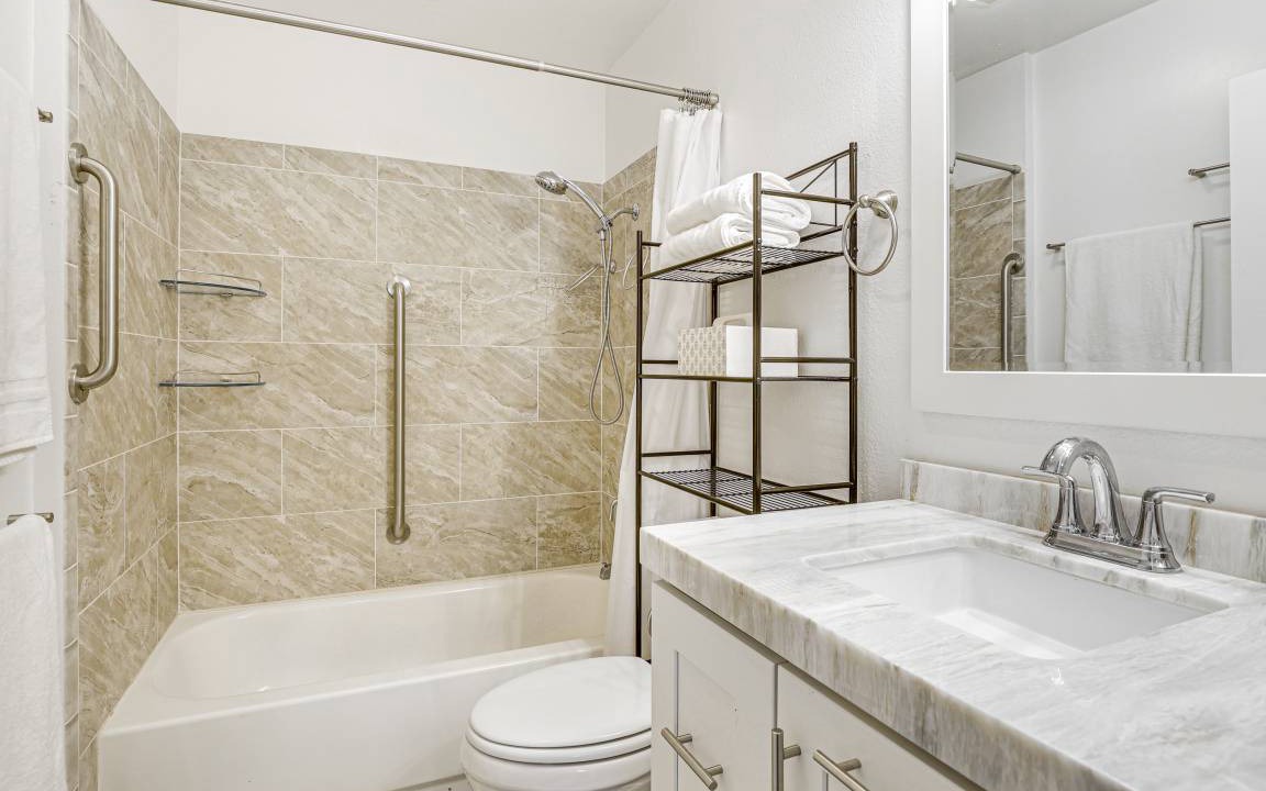Photo of Bathroom in Loma Alta