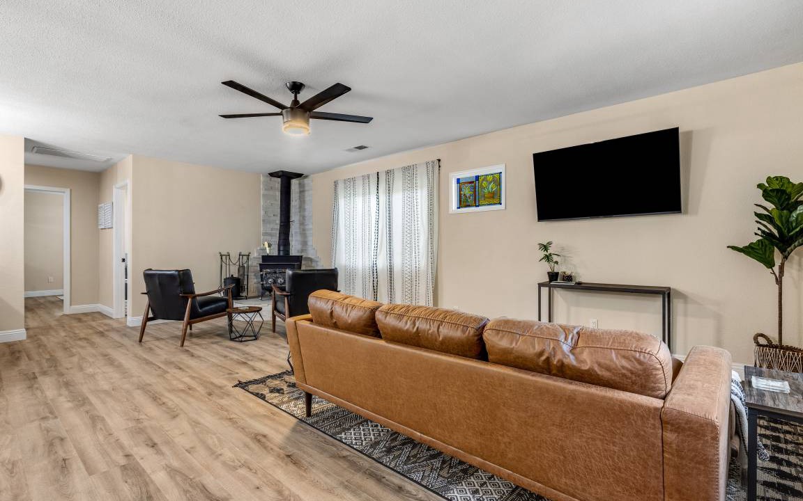 Photo of Livingroom in Pine Valley