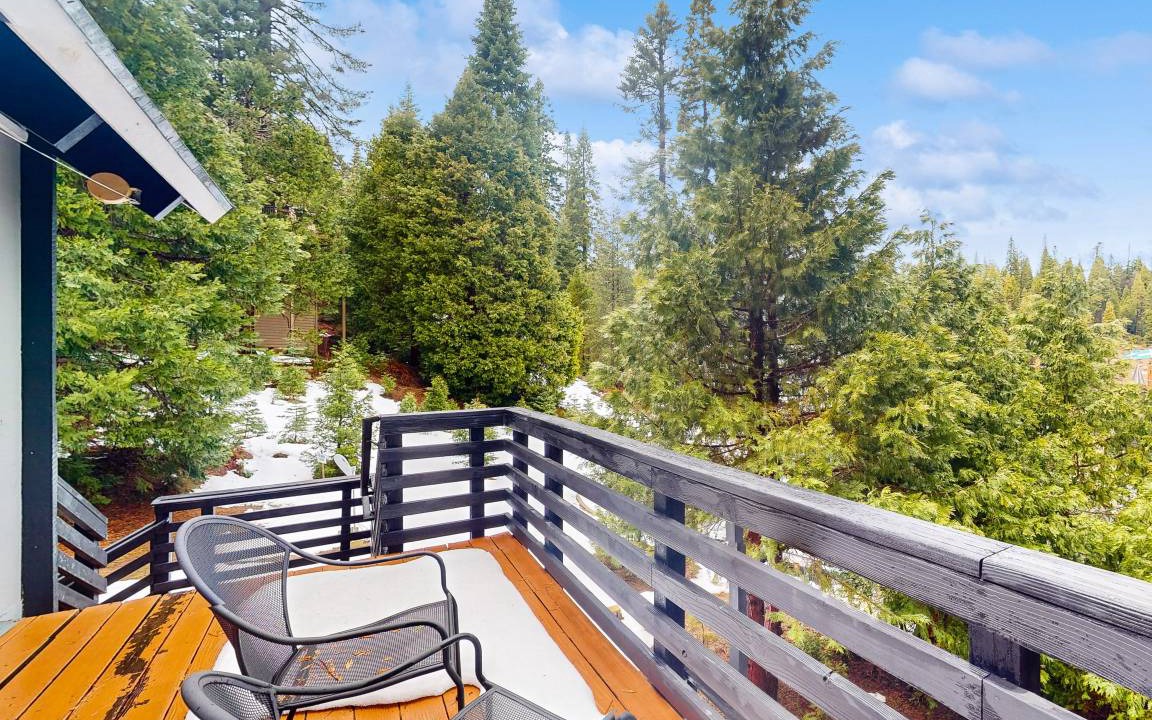 Photo of Patio Balcony in Fish Camp