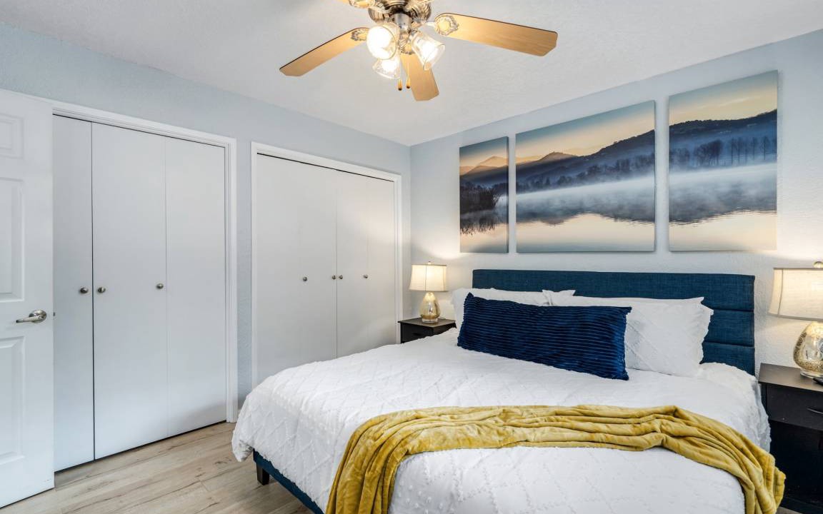 Photo of Bedroom in Groveland