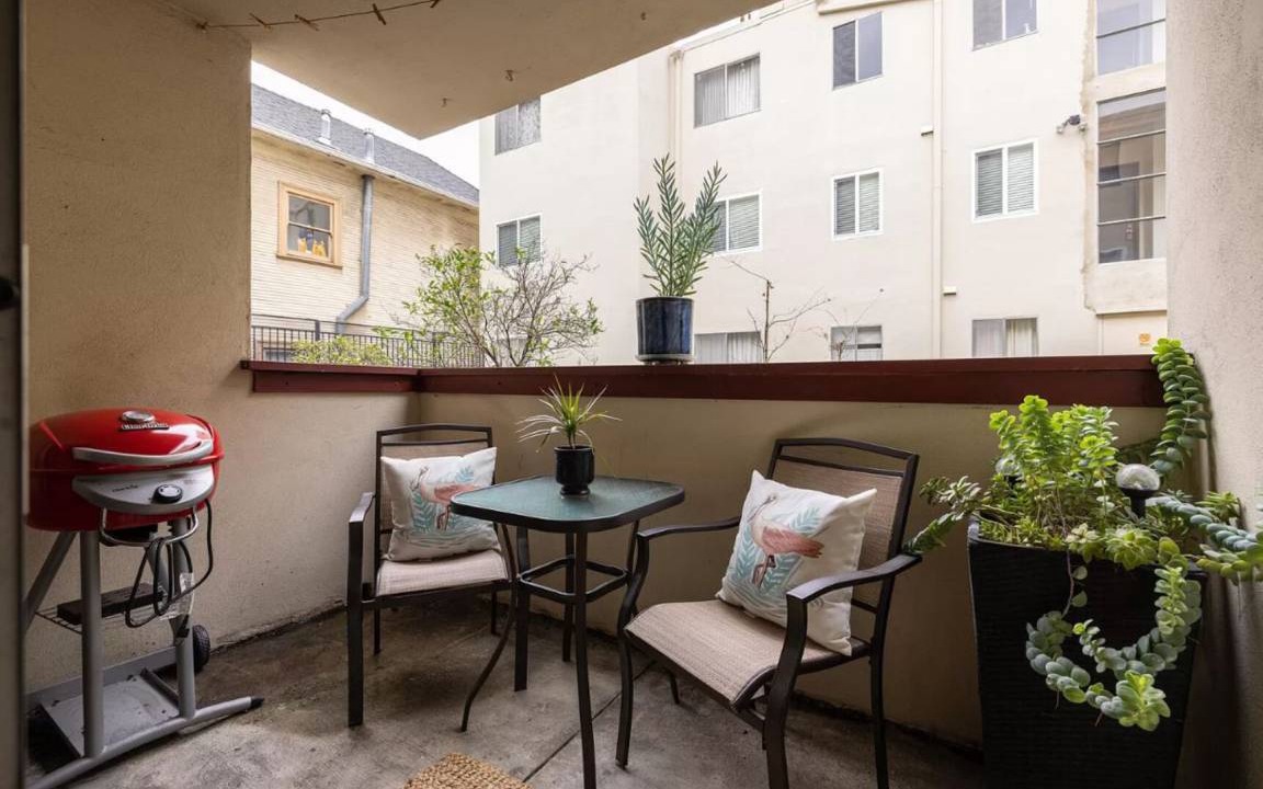 Photo of Patio Balcony in Oakland Ave - Harrison St
