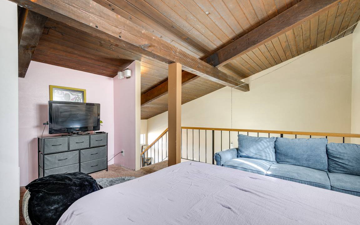 Photo of Bedroom in Inglewood