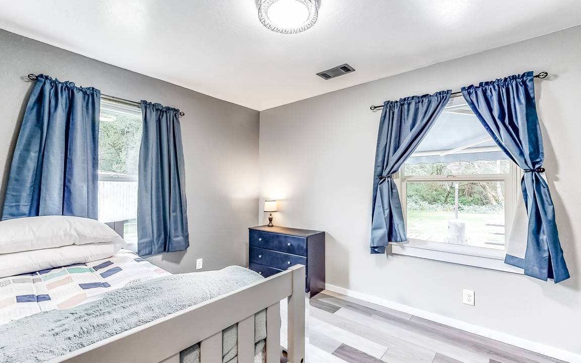 Photo of Bedroom in Orick