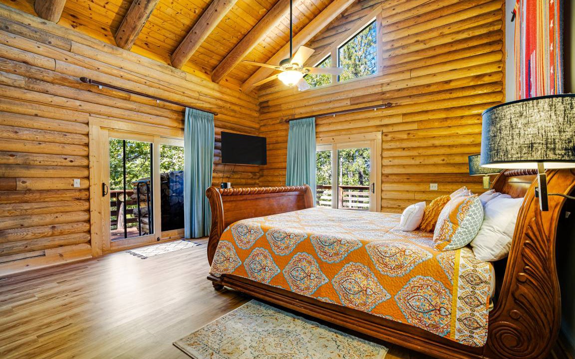 Photo of Bedroom in Groveland