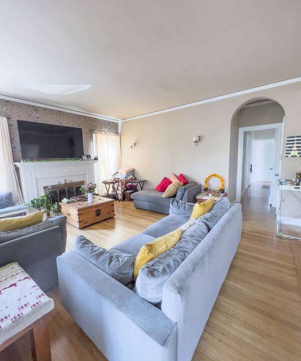 Photo of Livingroom in North Central