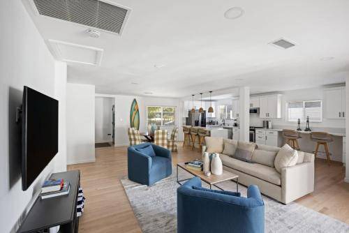 Photo of Livingroom in Del Rey